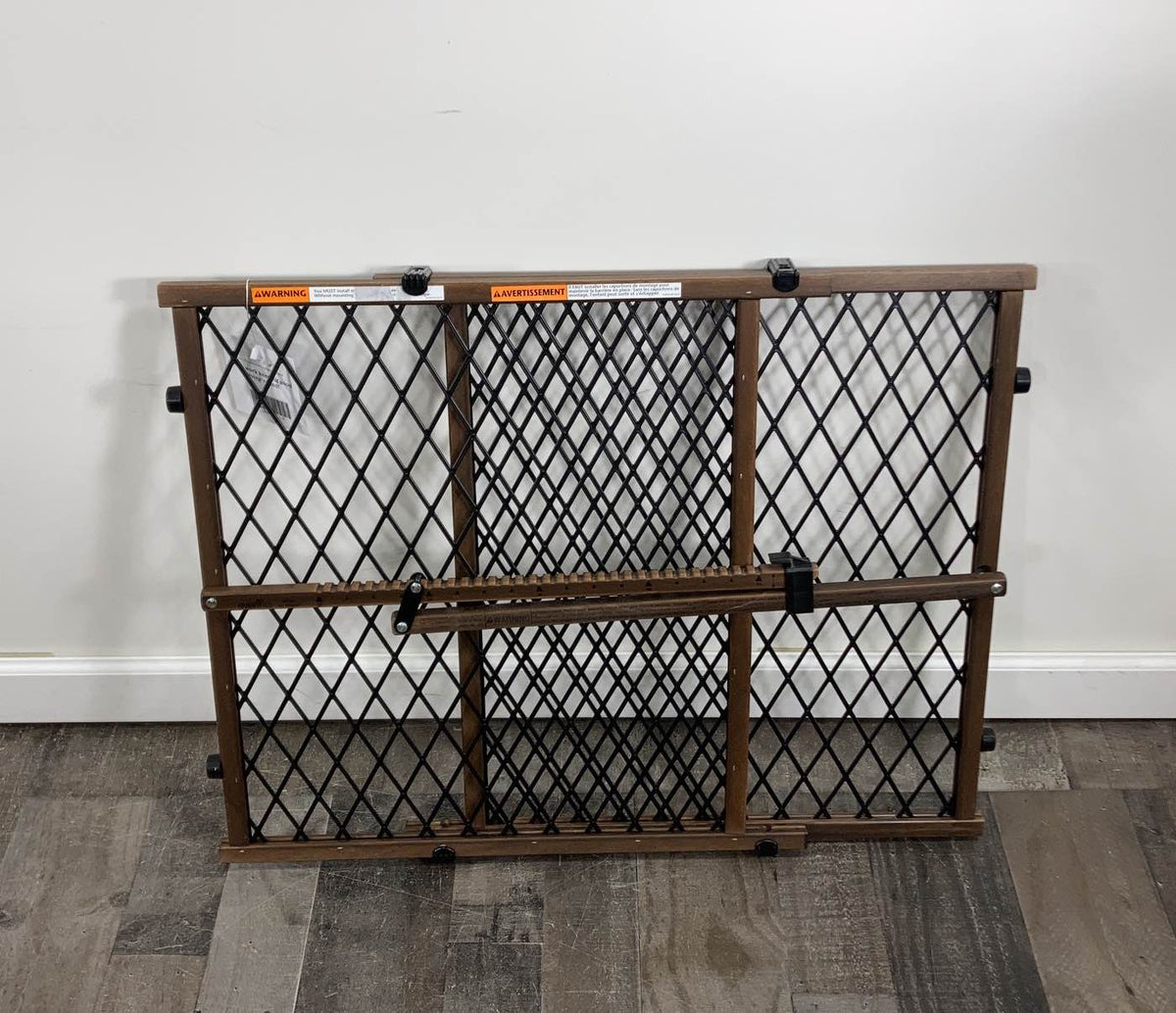 Evenflo Position & Lock Adjustable Wood Baby Gate, Farmhouse Collection