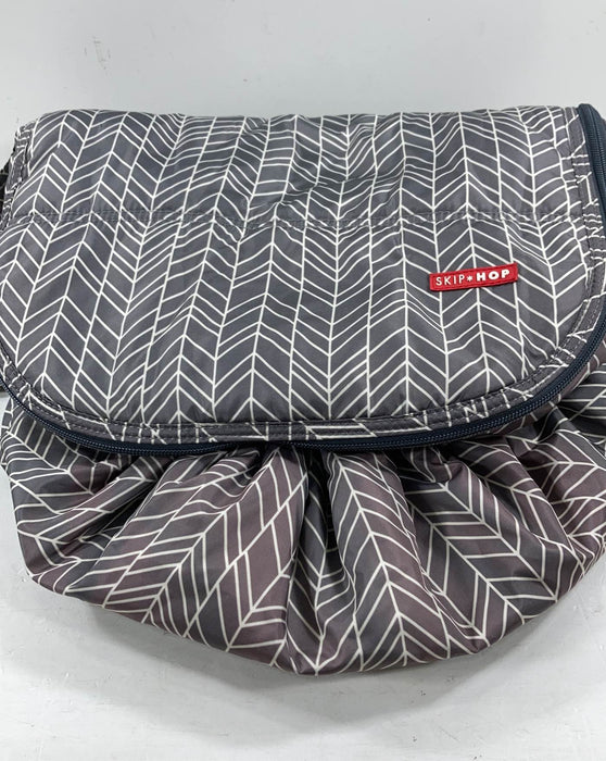 Shop Skip Hop Stroll And Go Car Seat Cover, Gray Feather at GoodBuy Gear