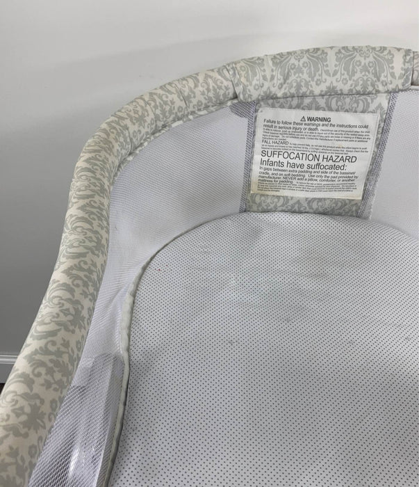 secondhand Halo BassiNest Swivel Sleeper, Premiere Series