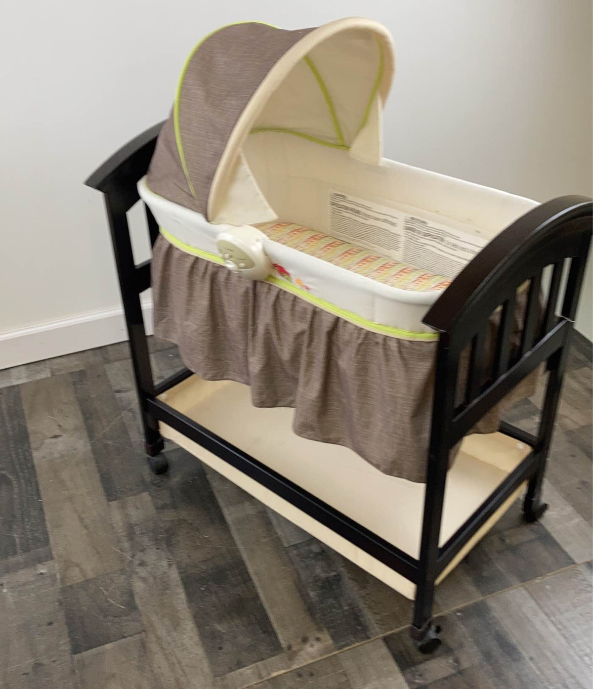 summer infant bentwood bassinet Summer Infant Classic Comfort Wooden Bassinet