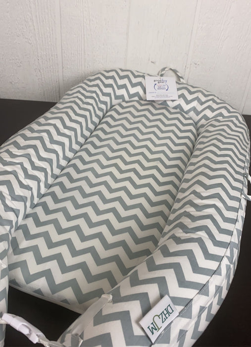 Shop Dhzjm Baby Lounger, Grey at GoodBuy Gear