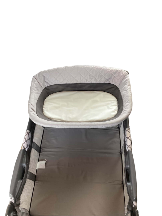 secondhand Graco Pack 'n Play Playard Inclined Seat & Changer, Nearby Napper