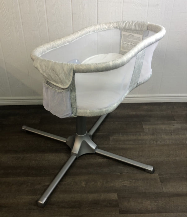 secondhand Halo BassiNest Swivel Sleeper- Premiere Series