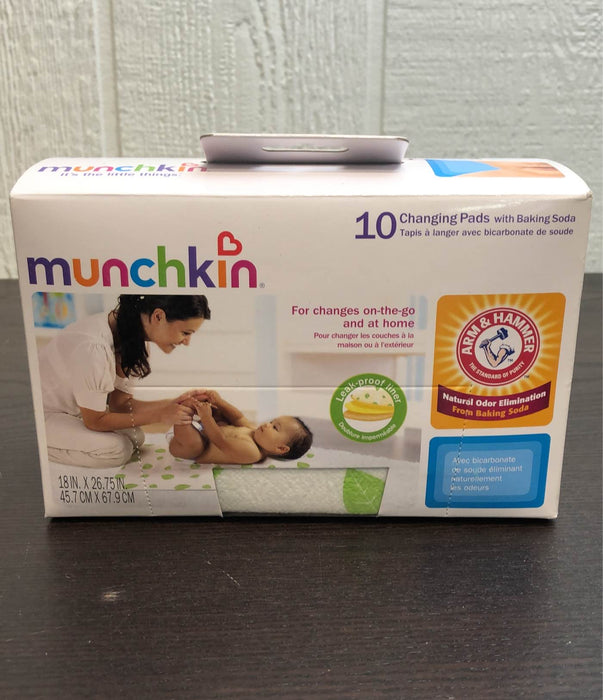 used Munchkin Arm & Hammer Disposable Changing Pads