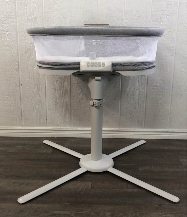 Shop Halo BassiNest Swivel Sleeper, Luxe Plus Series at GoodBuy Gear