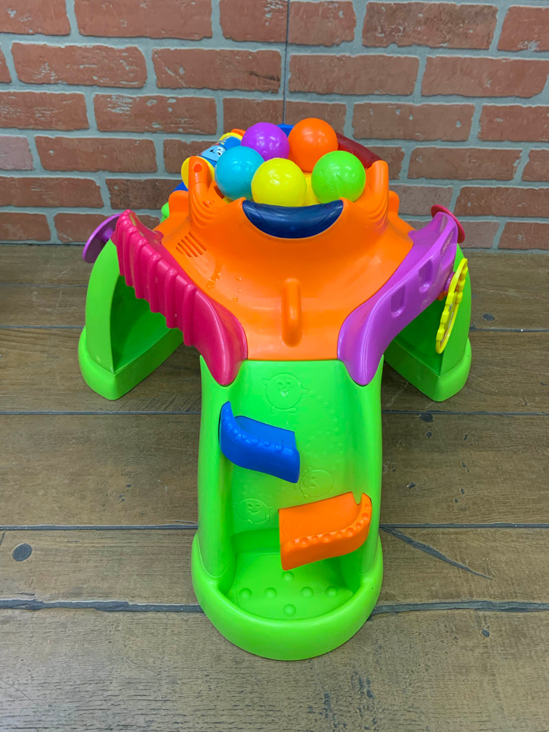 Fisher Price Stand-up Ballcano