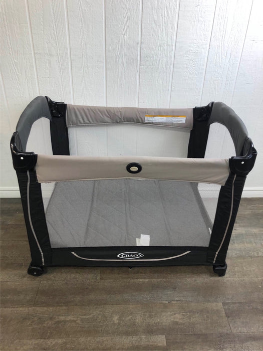 secondhand Graco Pack N Play Playard with Infant Bassinet & Changer