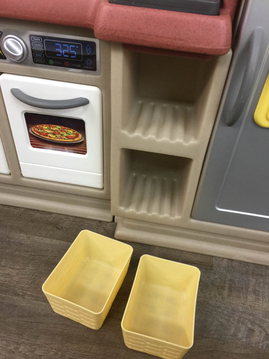 secondhand Little Tikes Sizzle And Serve Kitchen