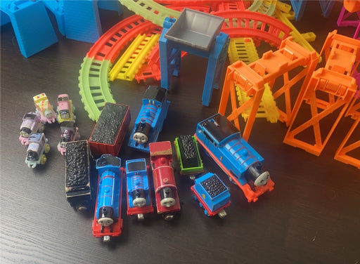 secondhand Thomas & Friends TrackMaster Set, Hyper Glow Station