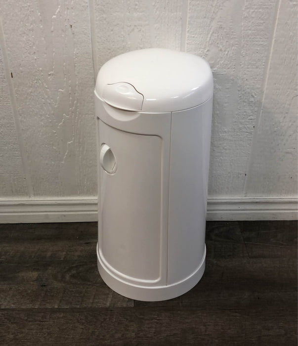 used Munchkin Arm & Hammer Diaper Pail