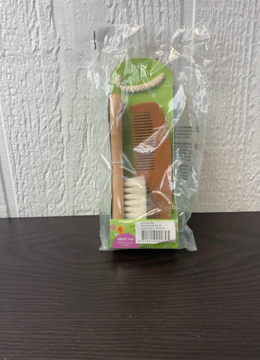 secondhand Green Sprouts Brush And Comb Set