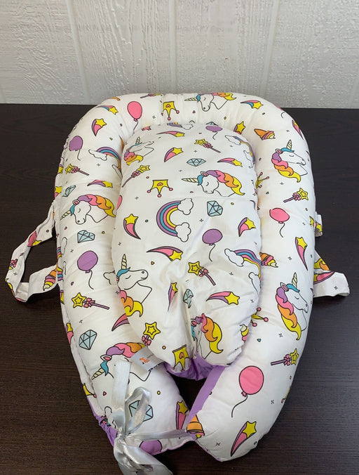 secondhand Cute Lions Infant Lounger, unicorns