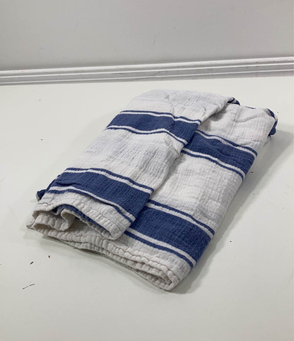 used XOve Baby Muslin Swaddle Blanket