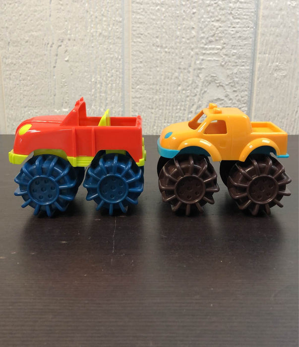 secondhand BUNDLE Toy Vehicles, -Battat Monster Trucks