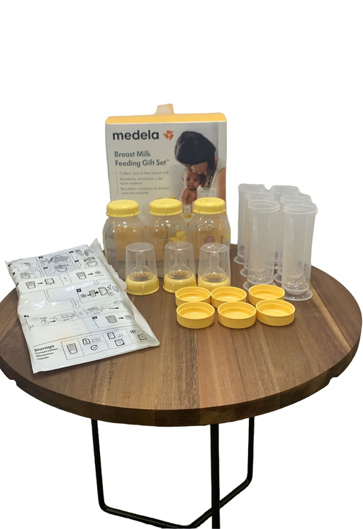 used Medela Breast Milk Feeding Gift Set