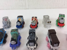Shop BUNDLE Thomas Mini Set, 20 Trains, Holiday at GoodBuy Gear
