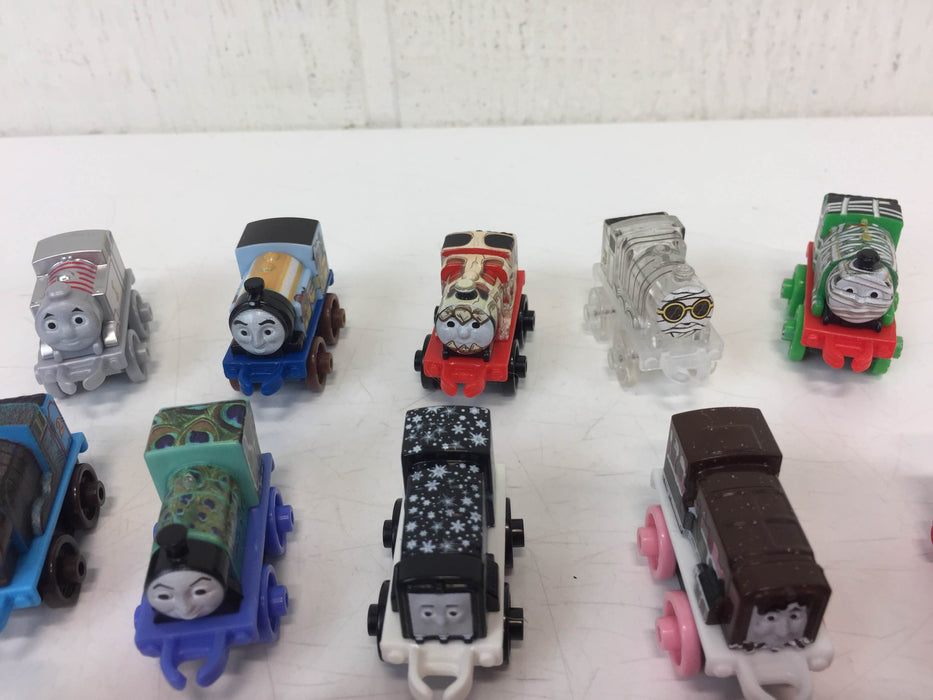 Shop BUNDLE Thomas Mini Set, 20 Trains, Holiday at GoodBuy Gear