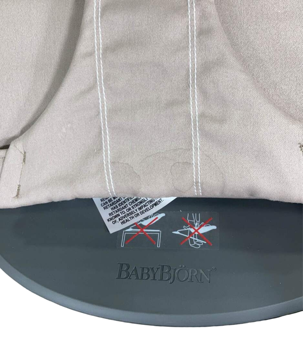 secondhand BabyBjorn Bouncer Bliss, Dark Gray Frame, Sand Gray Cotton Classic Quilt