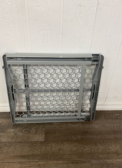 secondhand Regalo Plastic Expandable Safety Gate