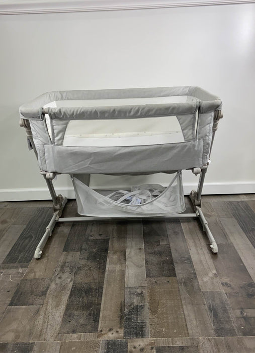 used Kinder Baby Bedside Sleeper Bassinet