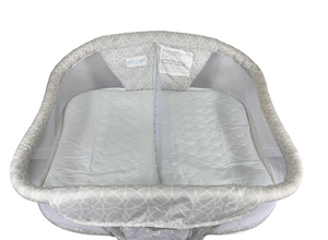 HALO Bassinest Twin Sleeper Bundle in Sand Circles