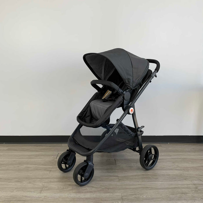 used gb Lyfe Stroller