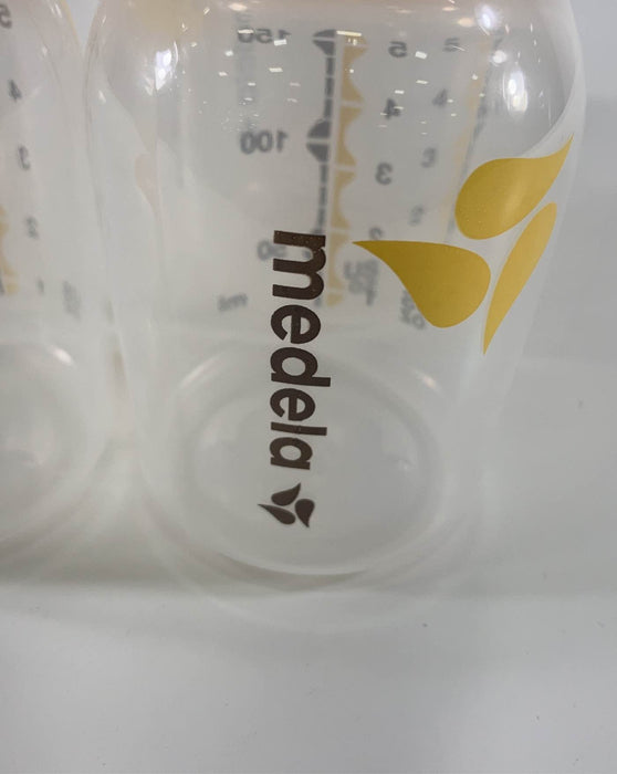 secondhand Medela Breast Milk Collection and Storage Bottles with Solid Lids - 6pk/5oz