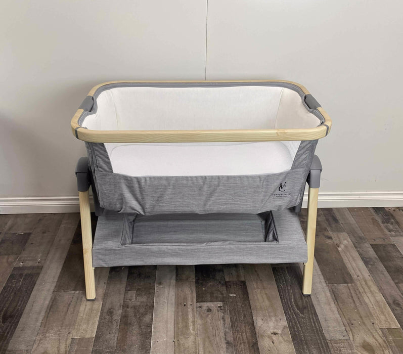 secondhand Venice Child California Dreaming Portable Bedside Bassinet