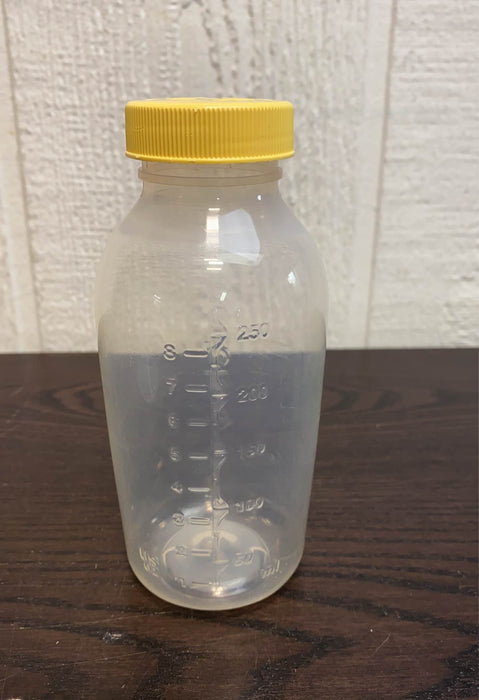 Shop Medela Harmony Manual Breast Pump at GoodBuy Gear