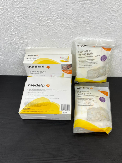 secondhand BUNDLE Medela Accessories, Quick clean micro-steam bags and disposable nursing pads