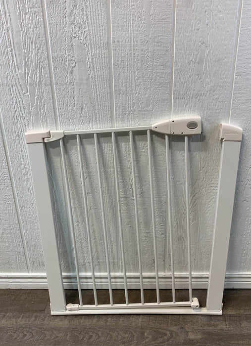 secondhand Munchkin Safe Step Gate With TripGuard