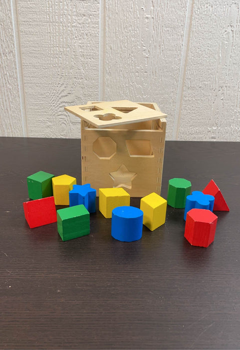 used Melissa & Doug Shape Sorter Cube