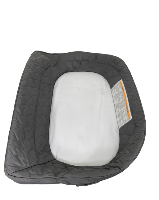 secondhand Graco Pack 'n Play Close2Baby Bassinet Playard