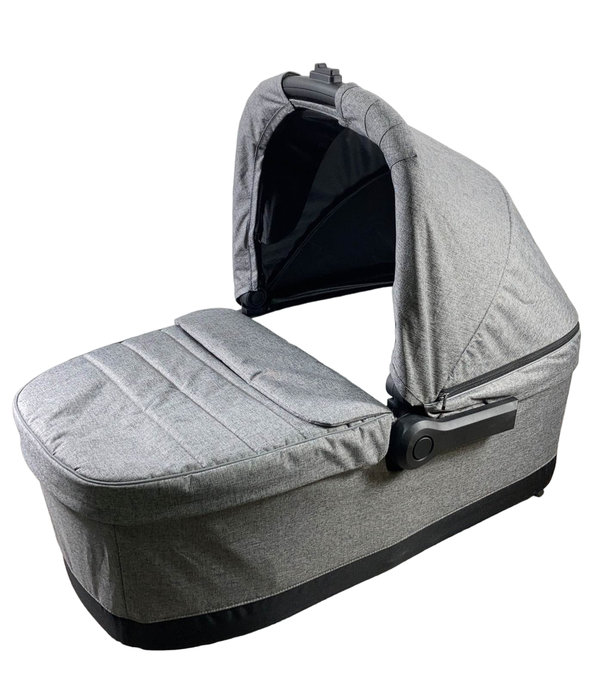 Shop Thule Sleek Bassinet, Grey Melange at GoodBuy Gear