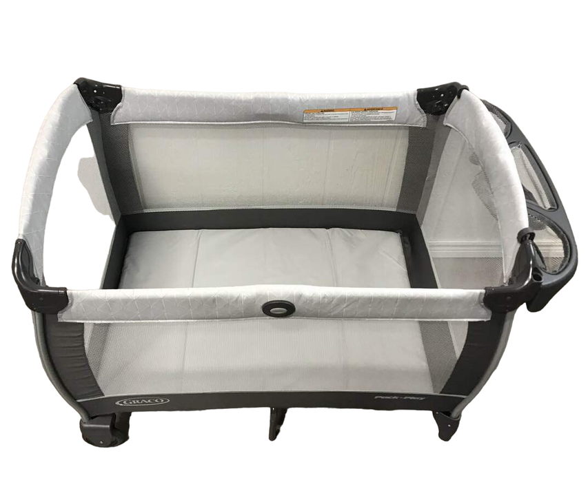 secondhand Graco Pack 'n Play Close2Baby Bassinet Playard