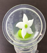 Shop Haakaa Silicone Breast Pump And Flower Stopper Set at GoodBuy Gear