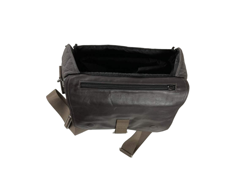 Shop Paperclip Willow Diaper Bag at GoodBuy Gear