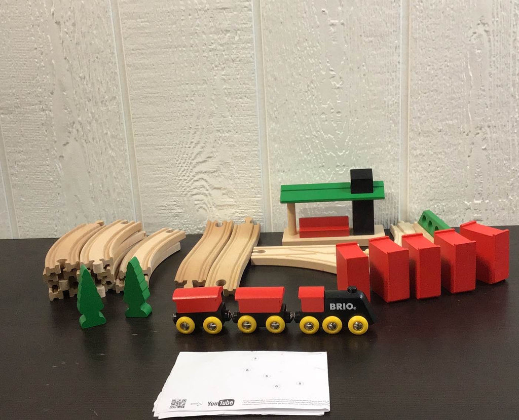 Brio Classic Deluxe Wooden Railway Train Set