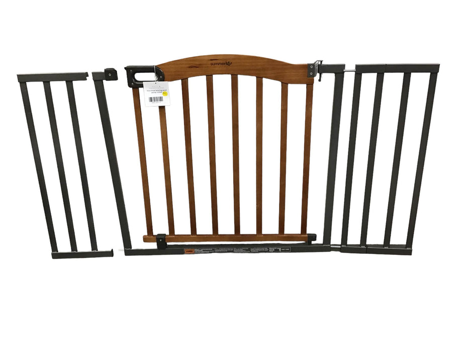 used Summer Infant Decorative Wood and Metal 32 in. Pressure Mounted Gate