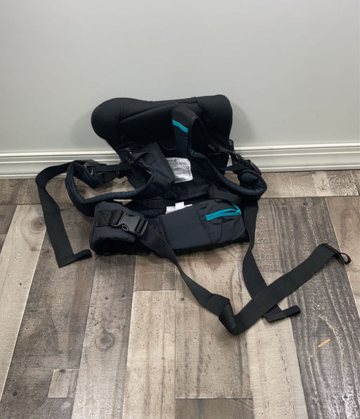 used Infantino Carry On Multi Pocket Carrier