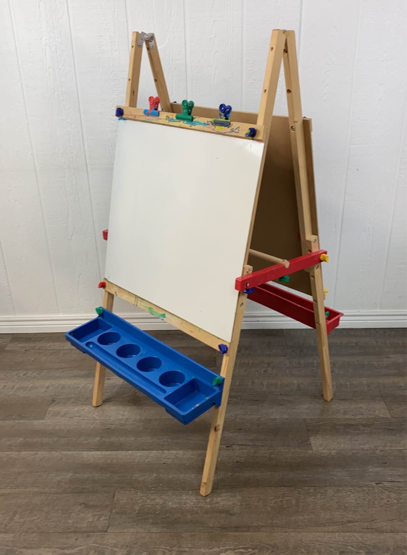 Melissa & Doug Deluxe Standing Wooden Art Easel