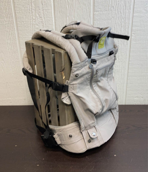 used Lillebaby Complete All Seasons Baby Carrier