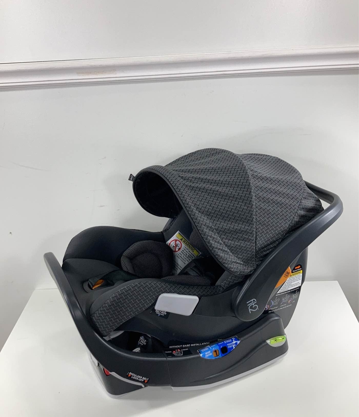 Chicco fit2 outlet le car seat