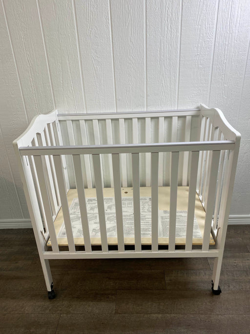 used Dream On Me 2 In 1 Full Size Folding Stationary Crib, 2015