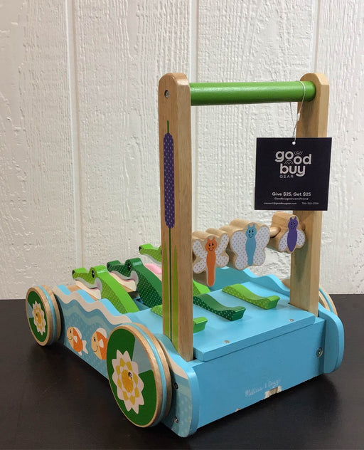 used Melissa & Doug Chomp and Clack Alligator Push Toy