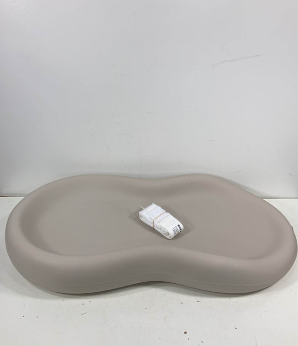 secondhand Keekaroo Peanut Changing Pad, Vanilla