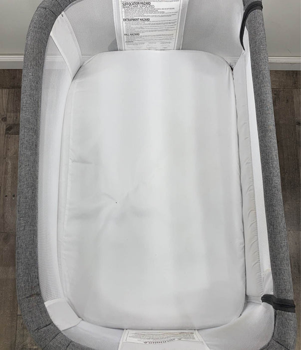 used Baby Delight Beside Me Dreamer Bassinet & Bedside Sleeper