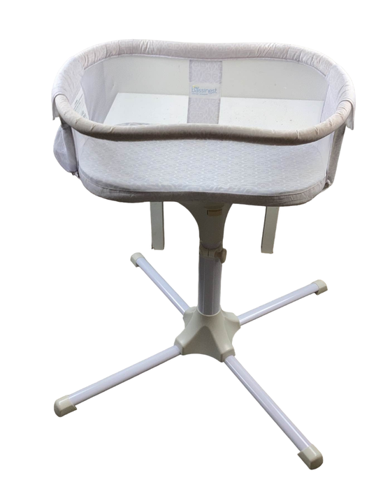 used Halo BassiNest Swivel Sleeper Essentia Series, Modern Lattice