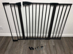 used Munchkin Extending XL Gate