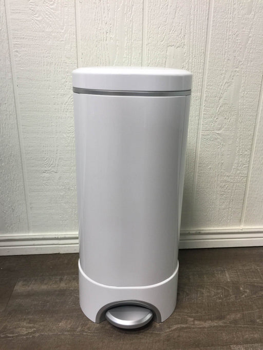 used Munchkin Arm & Hammer Diaper Pail